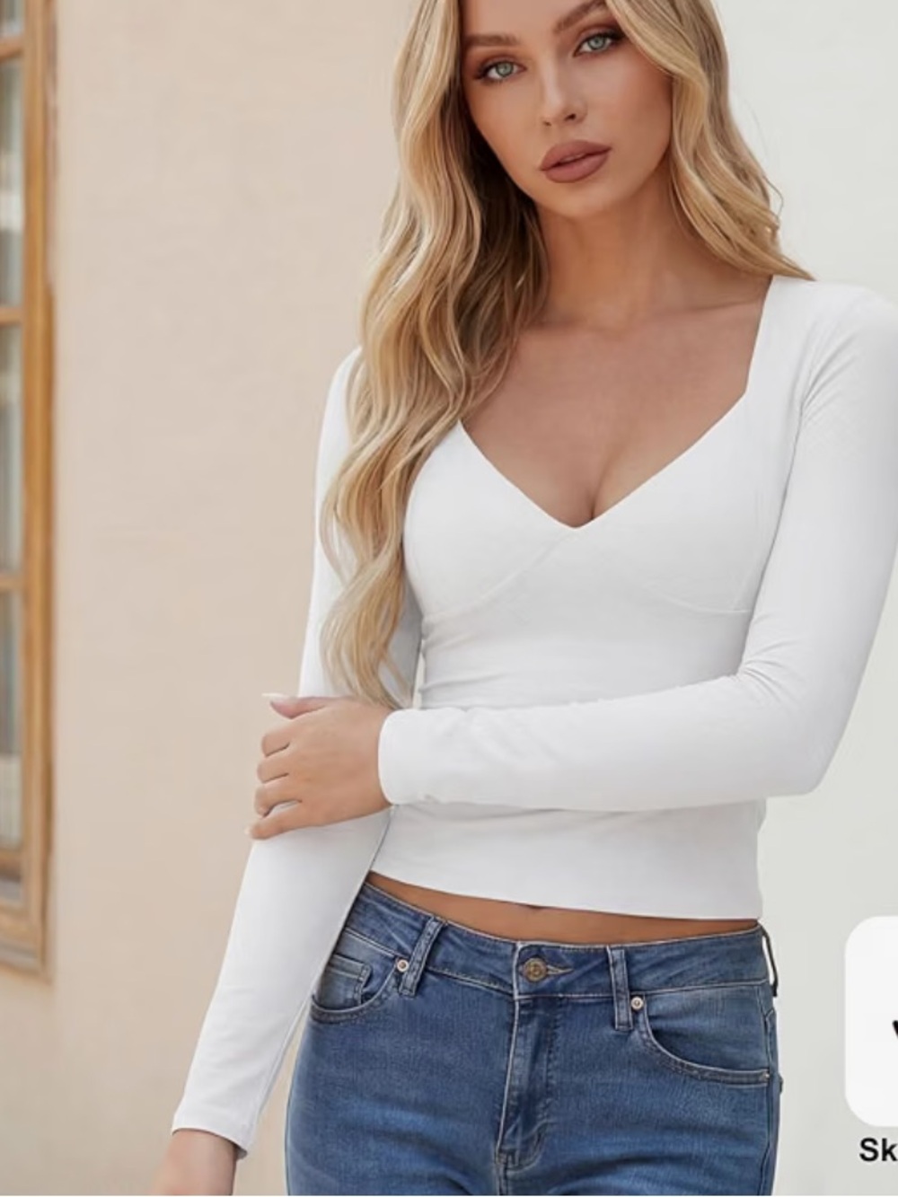 Long Sleeve V-Neck Fitted Top - White